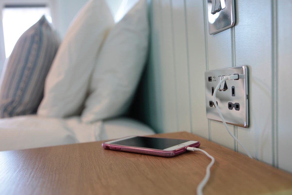 Convenient USB Charging in the Superior Sea-Facing Rooms with Balcony or Garden & Hot Tub