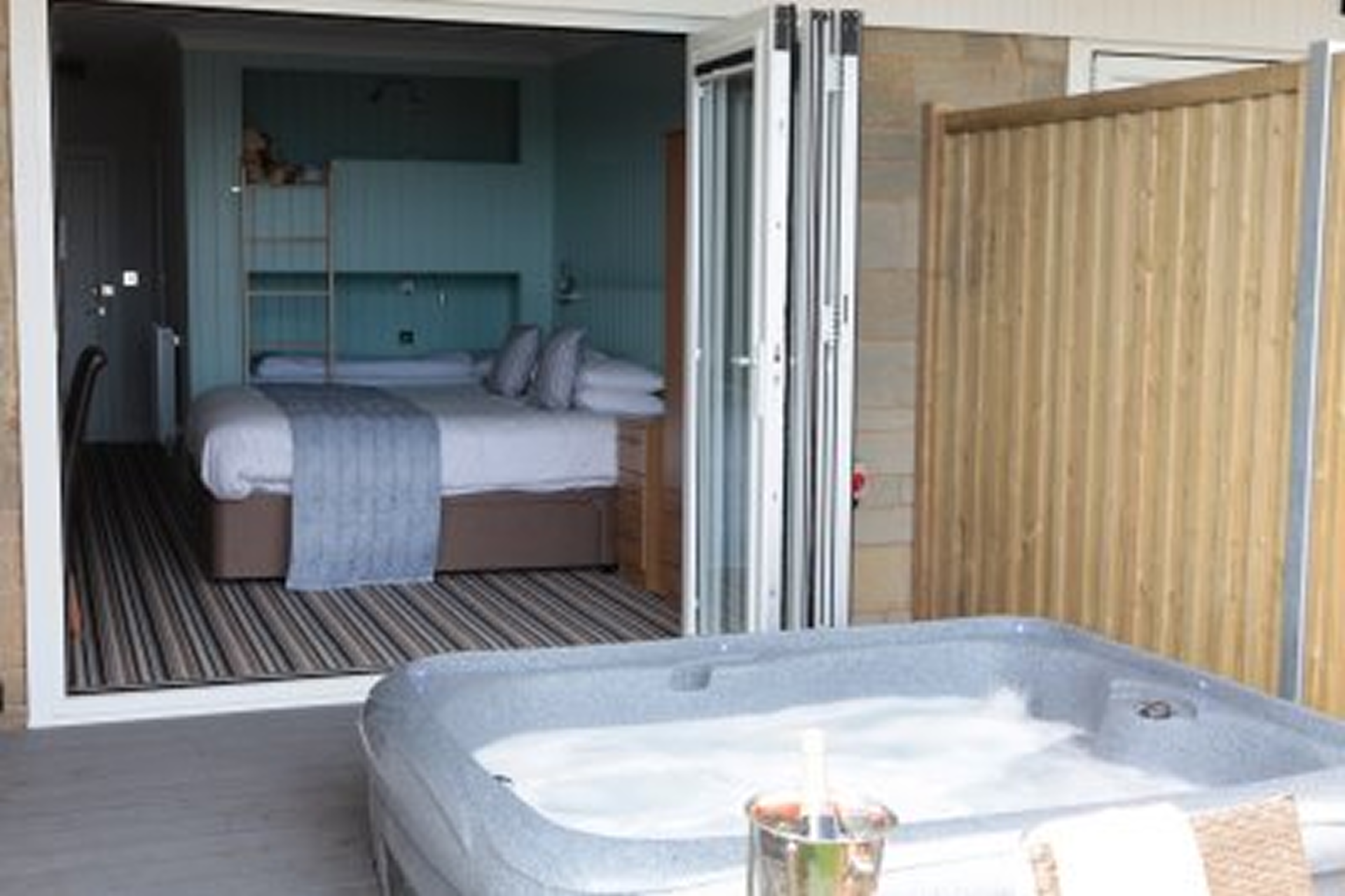 Superior Garden Room with Hot Tub - - Superior Garden Room with Hot Tub